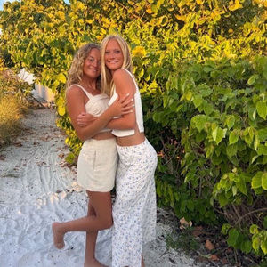 Meet your Posher, Holly